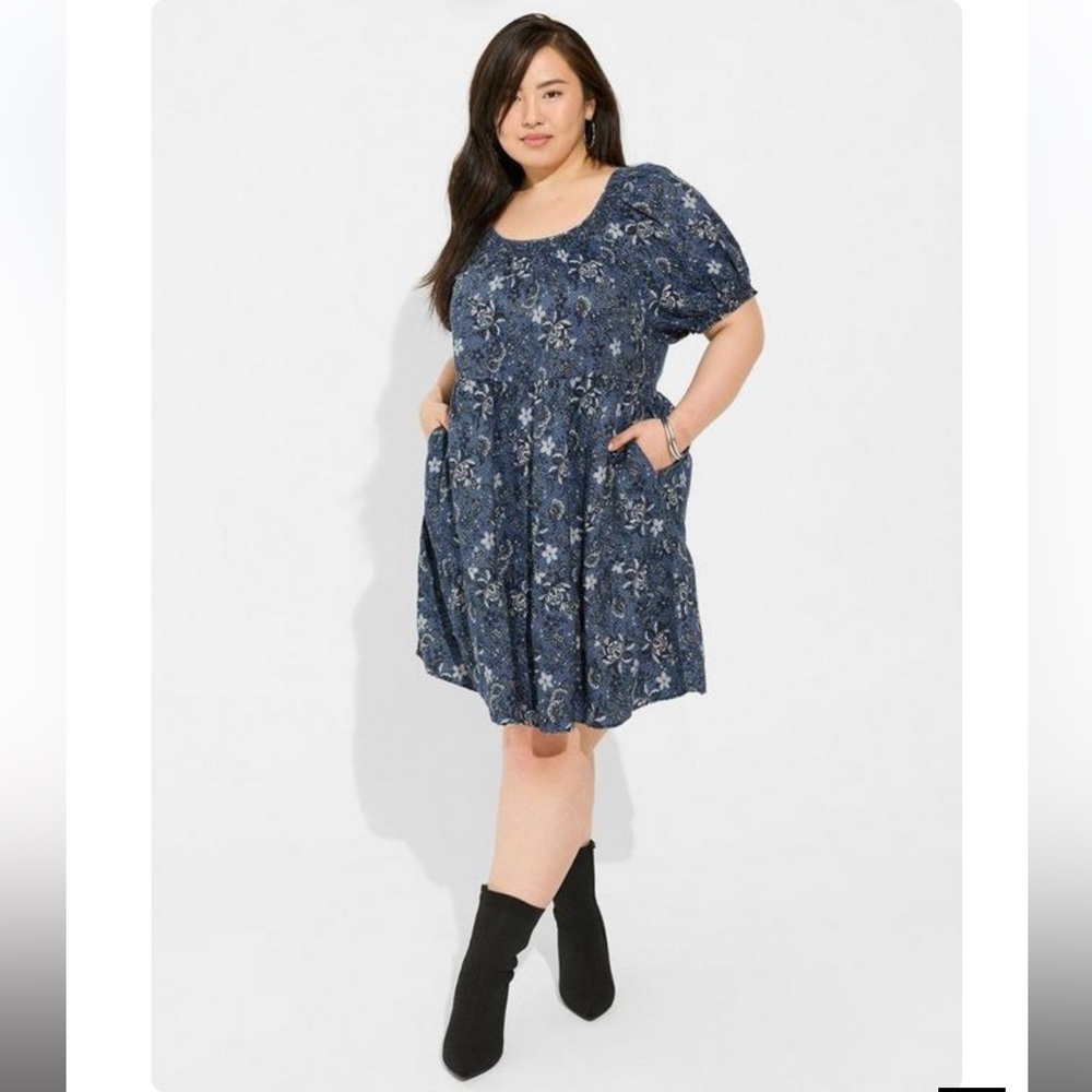 4X - TORRID - Mini Chambray Puff Sleeve Smocked Dress Blue Floral NEW $80 msrp